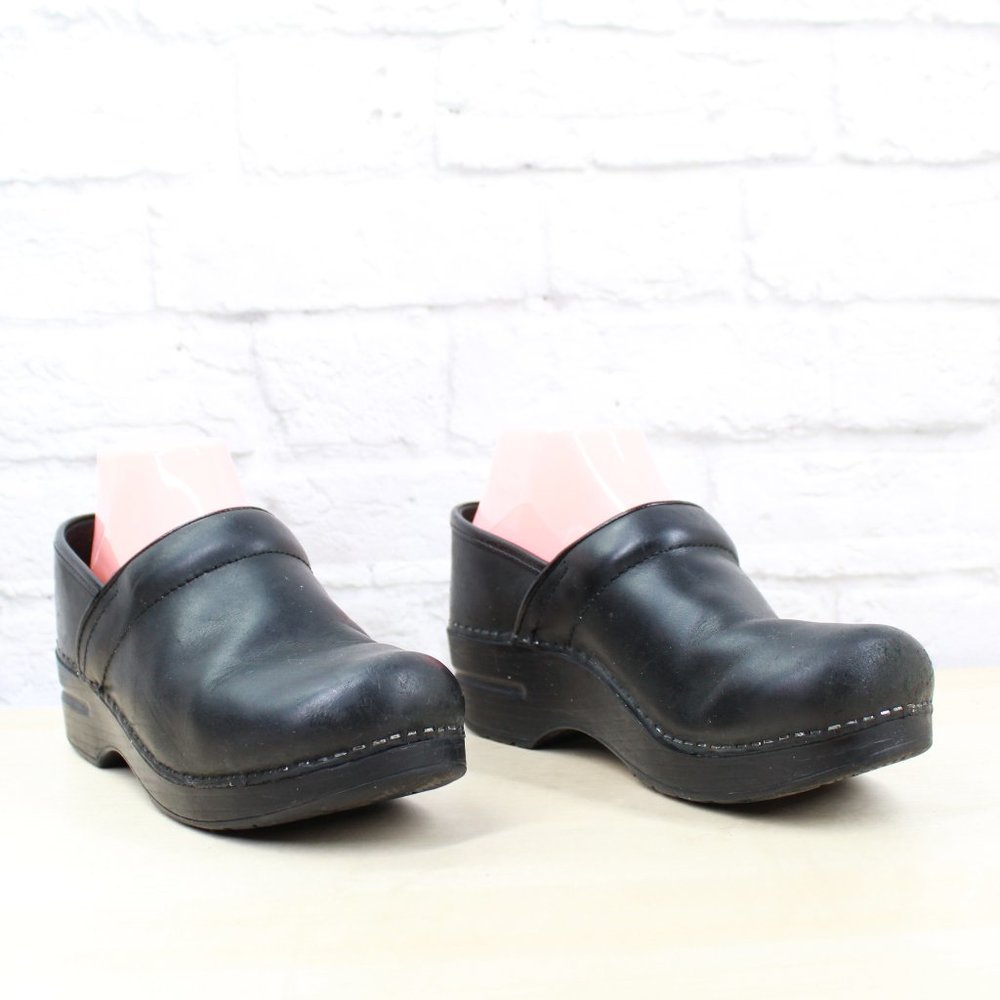 DANSKO Women's Matte Black Leather Professional Slip On Clogs Size 38 / 8 - Picture 3 of 9